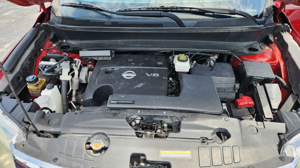 2016 Nissan Pathfinder - $10,900