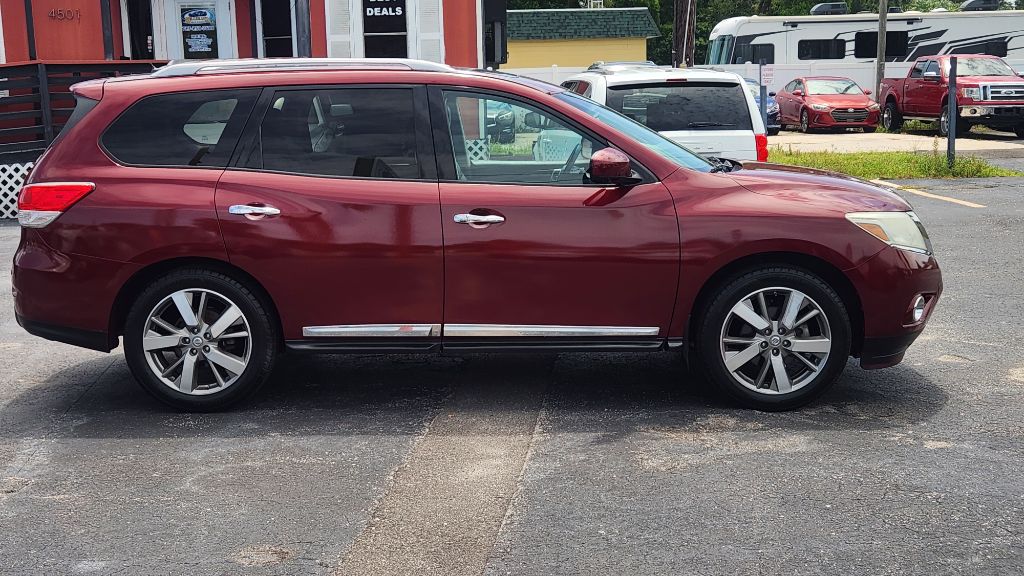 2016 Nissan Pathfinder - $10,900