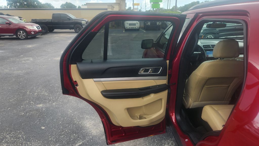 2017 Ford Explorer - $12,500