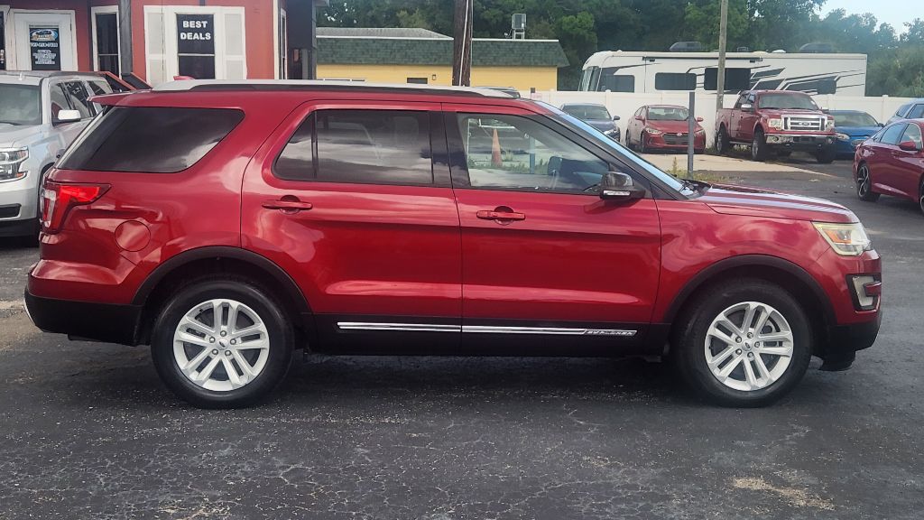2017 Ford Explorer - $12,500