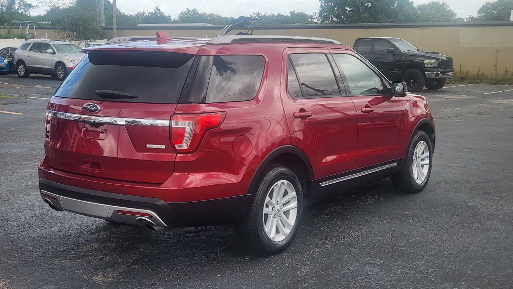 2017 Ford Explorer - $12,500