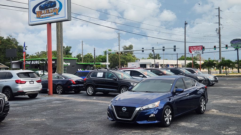 2019 Nissan Altima - $11,500