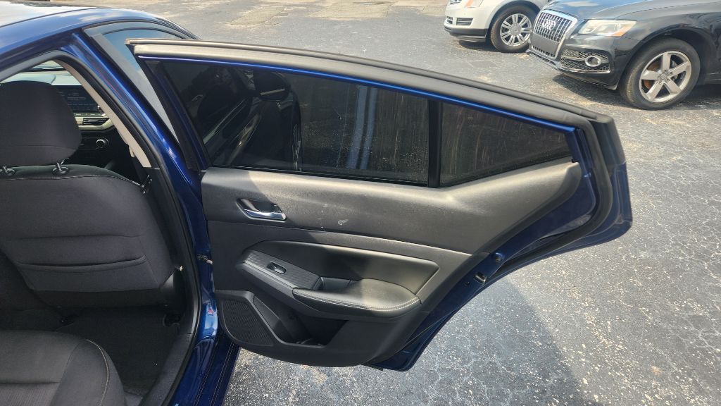 2019 Nissan Altima - $11,500