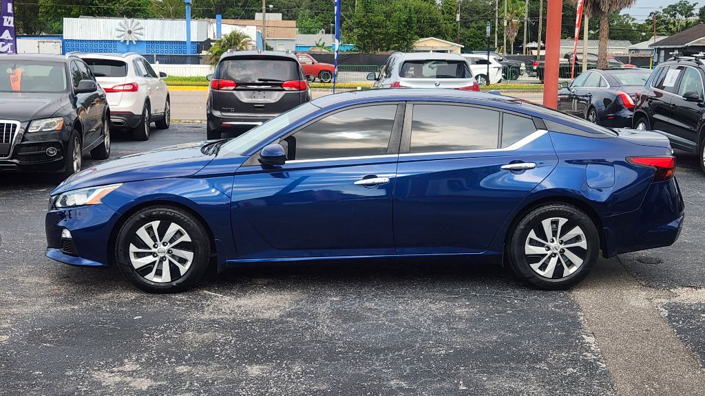 2019 Nissan Altima - $11,500