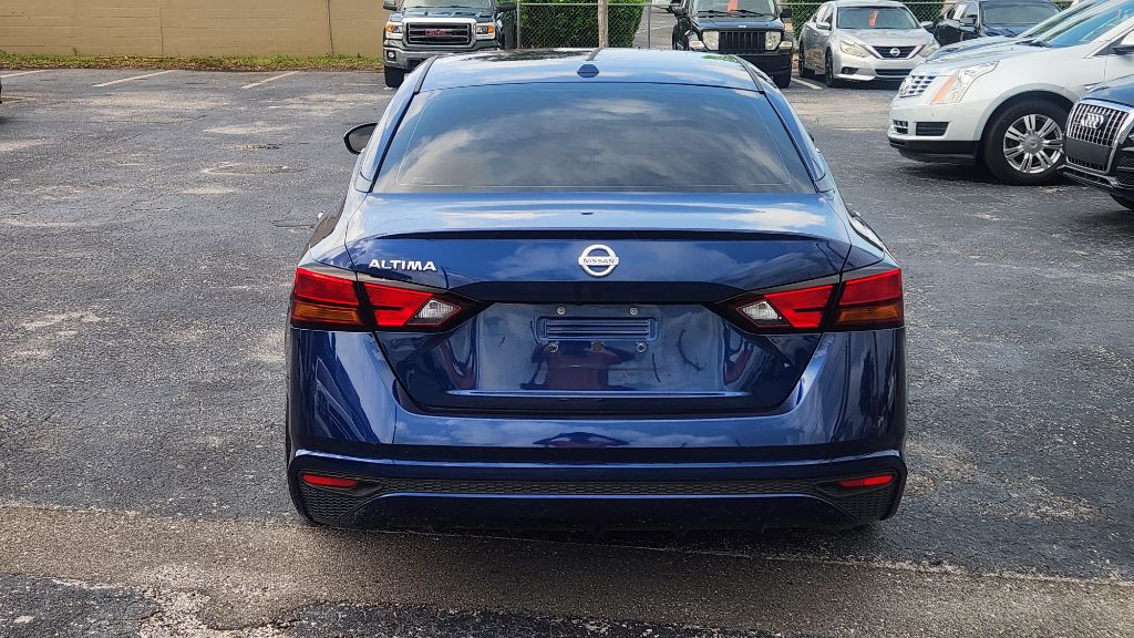 2019 Nissan Altima - $11,500