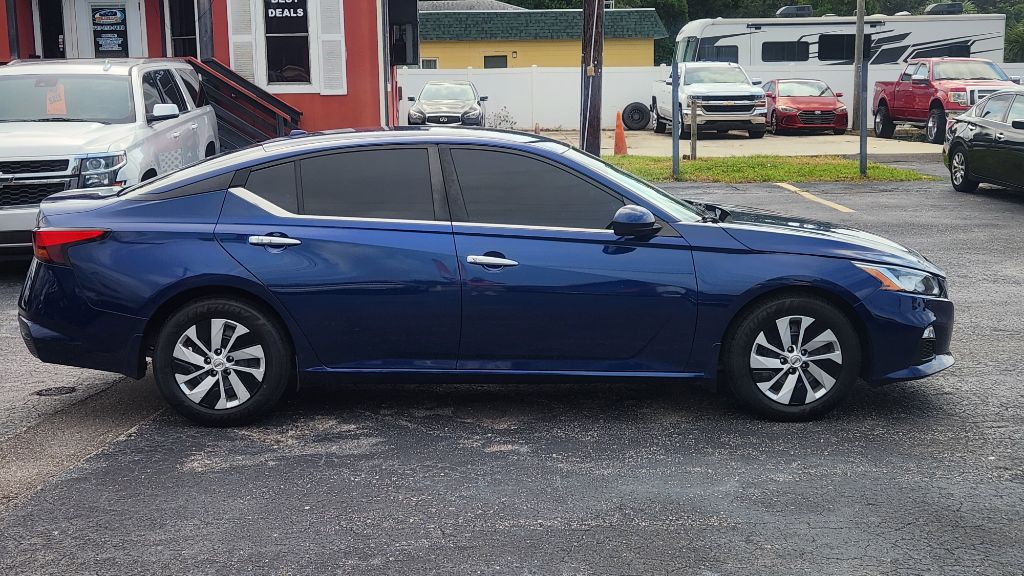 2019 Nissan Altima - $11,500
