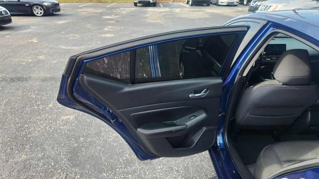 2019 Nissan Altima - $11,500