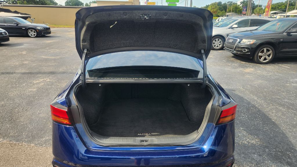 2019 Nissan Altima - $11,500