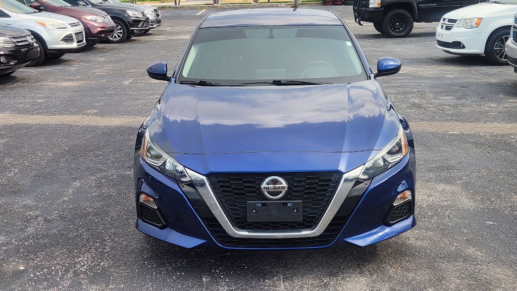2019 Nissan Altima - $11,500