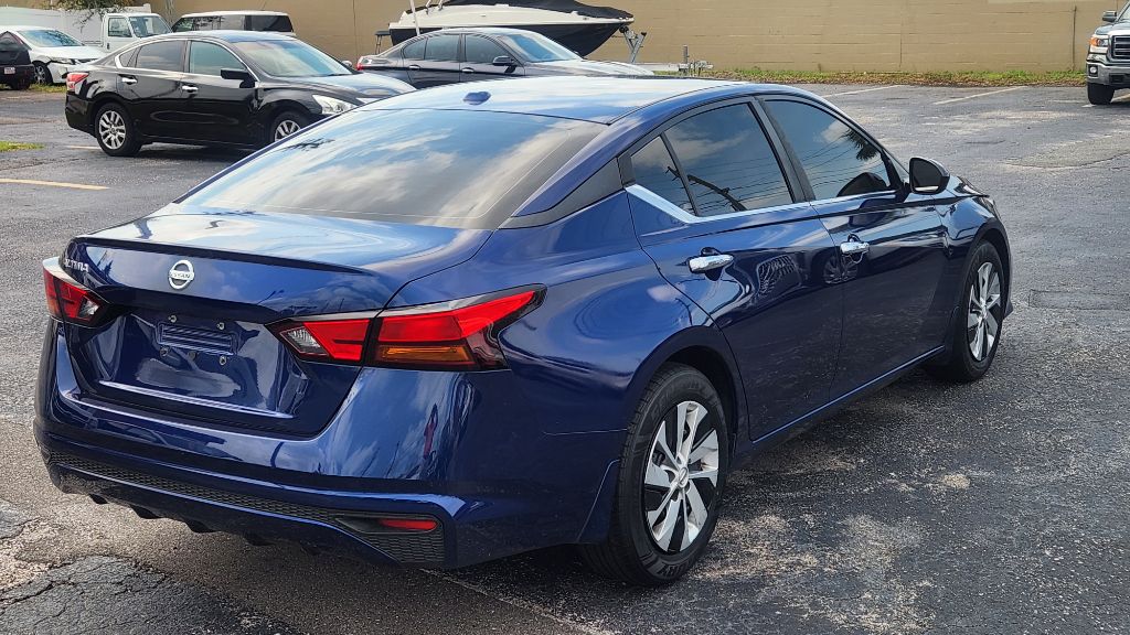 2019 Nissan Altima - $11,500