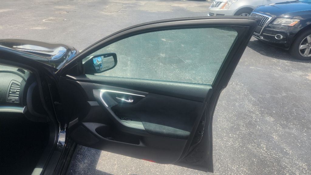 2015 Nissan Altima - $7,400