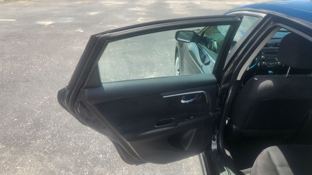 2015 Nissan Altima - $7,400