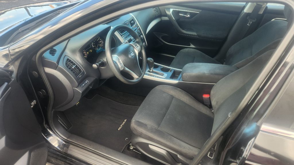 2015 Nissan Altima - $7,400