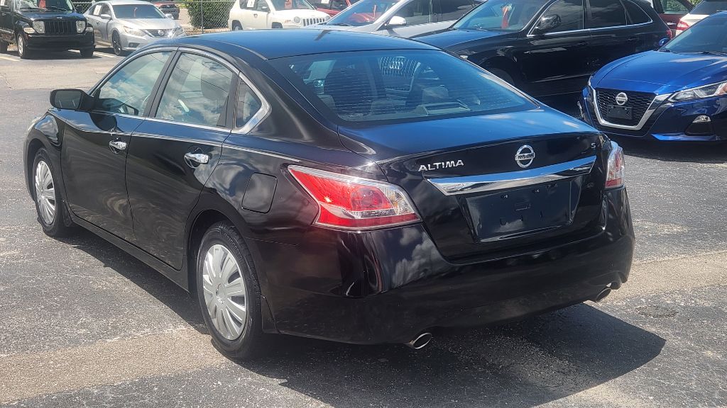 2015 Nissan Altima - $7,400