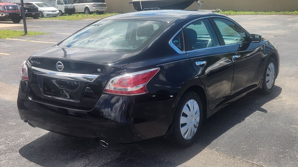 2015 Nissan Altima - $7,400