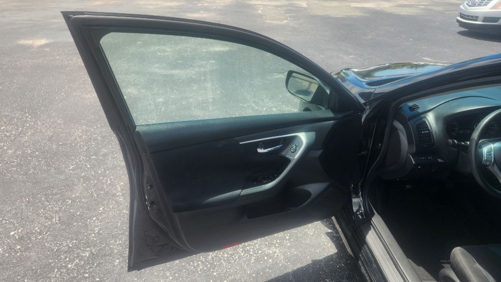 2015 Nissan Altima - $7,400