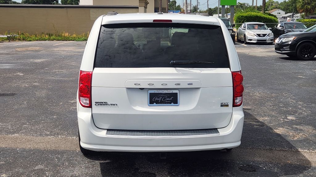 2017 Dodge Grand Caravan - $12,900