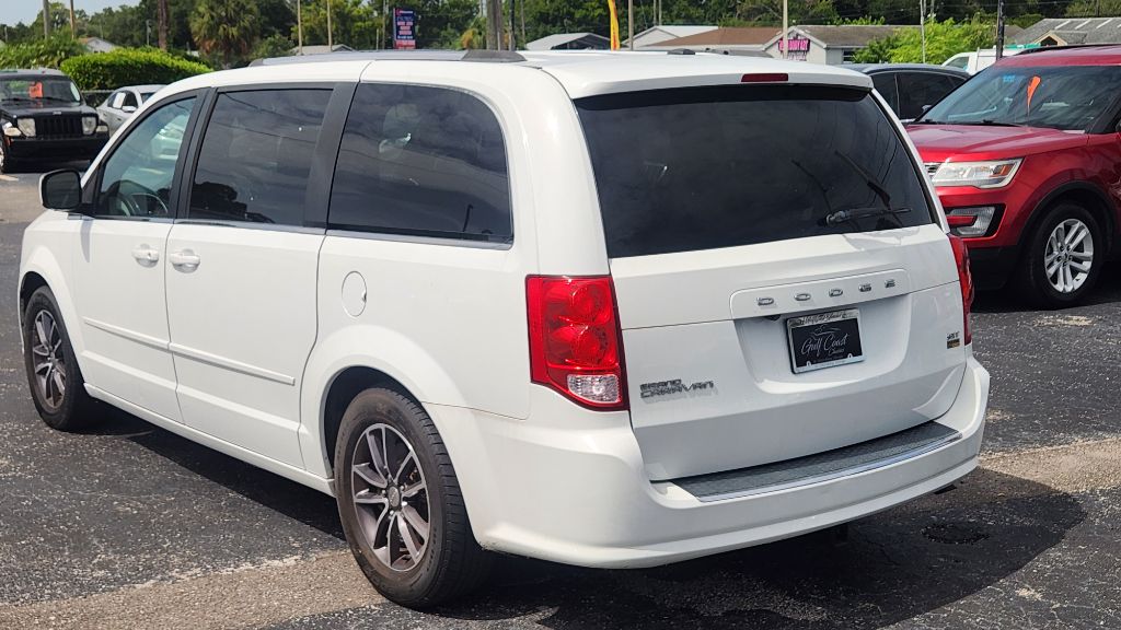 2017 Dodge Grand Caravan - $12,900