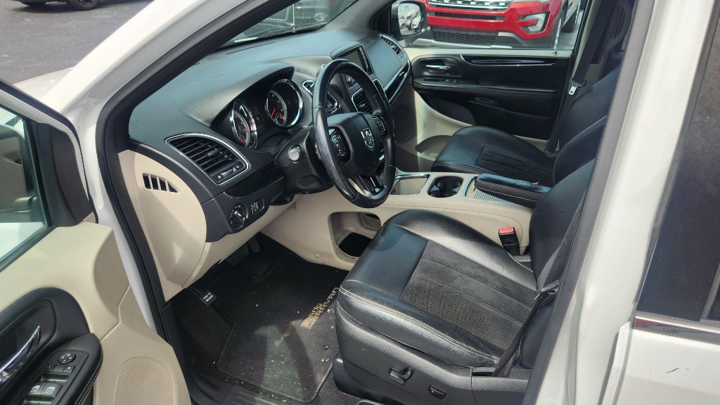 2017 Dodge Grand Caravan - $12,900