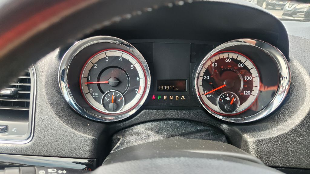 2017 Dodge Grand Caravan - $12,900