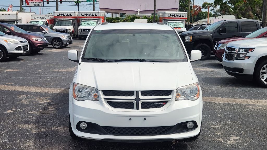 2017 Dodge Grand Caravan - $12,900
