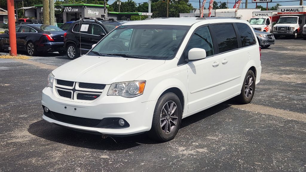 2017 Dodge Grand Caravan - $12,900