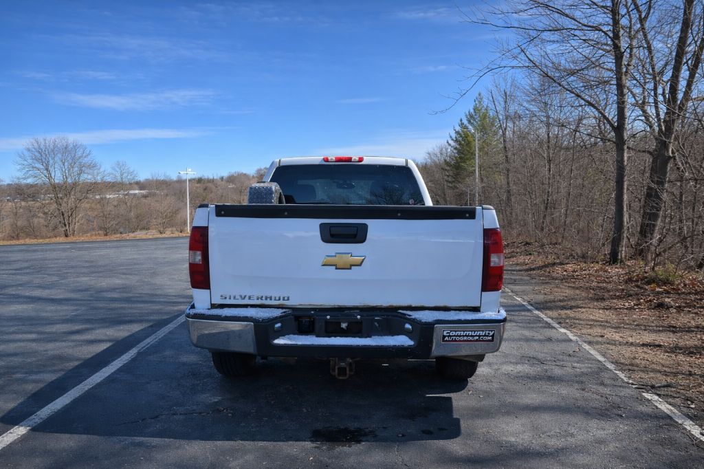 2009 Chevrolet Silverado - $2,800