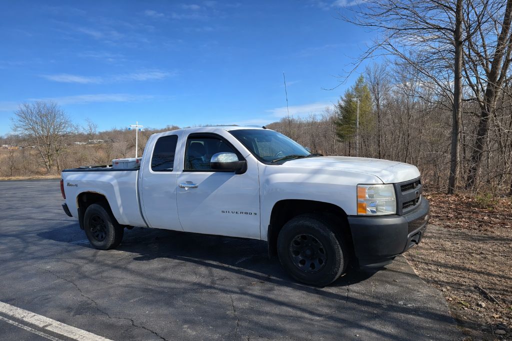 2009 Chevrolet Silverado - $2,800
