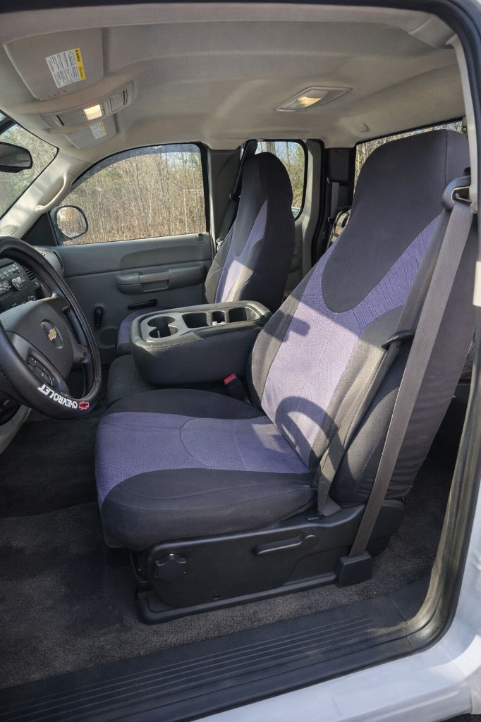 2009 Chevrolet Silverado - $2,800
