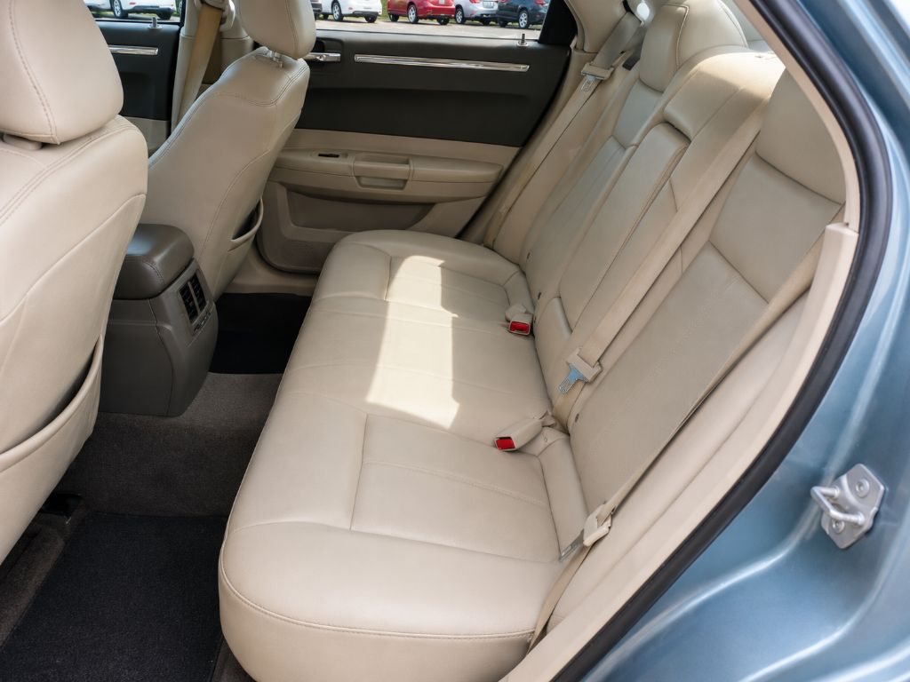 2009 Chrysler 300 - $5,550