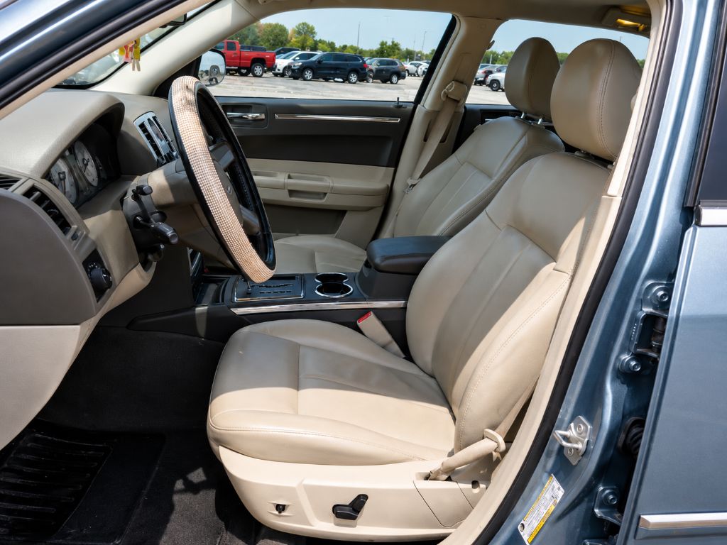 2009 Chrysler 300 - $5,550