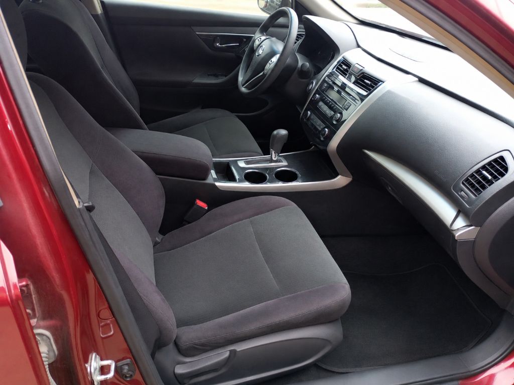 2013 Nissan Altima - $5,650