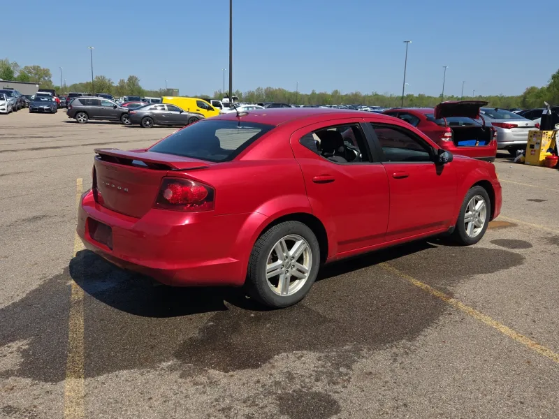 2014 Dodge Avenger - $5,075