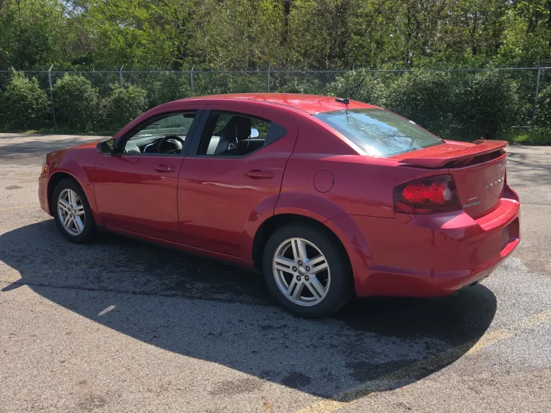 2014 Dodge Avenger - $5,075