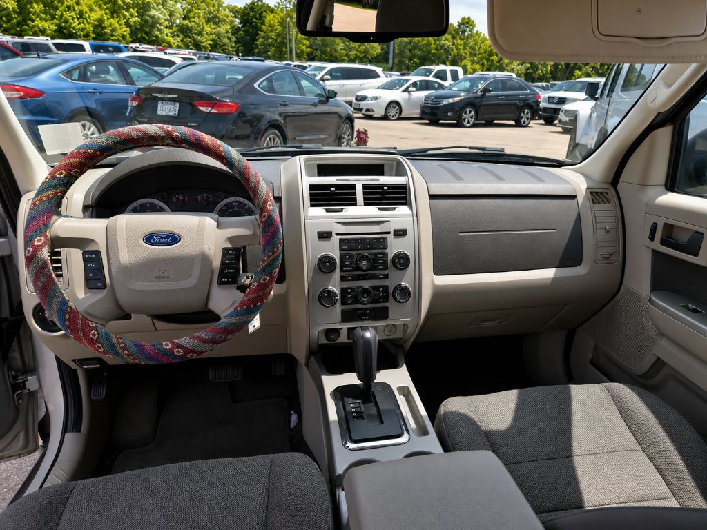 2009 Ford Escape - $2,995