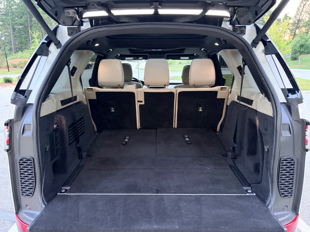 2020 Land Rover Discovery - $24,000