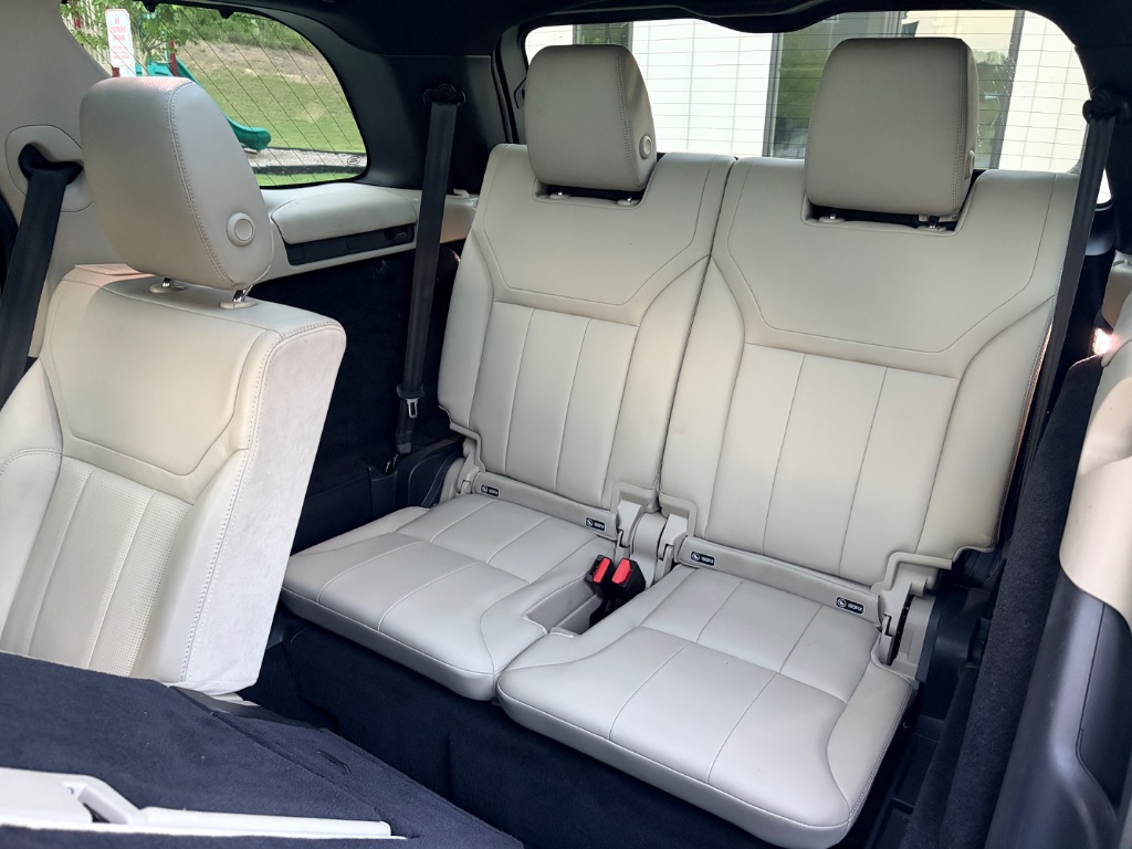2020 Land Rover Discovery - $24,000