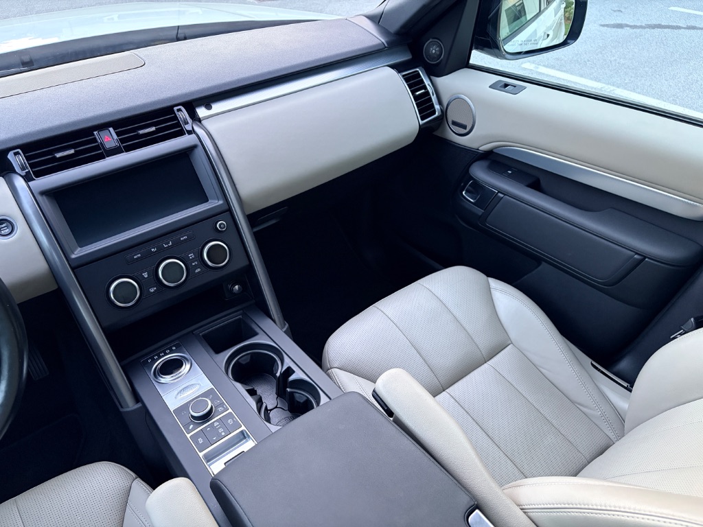 2020 Land Rover Discovery - $24,000