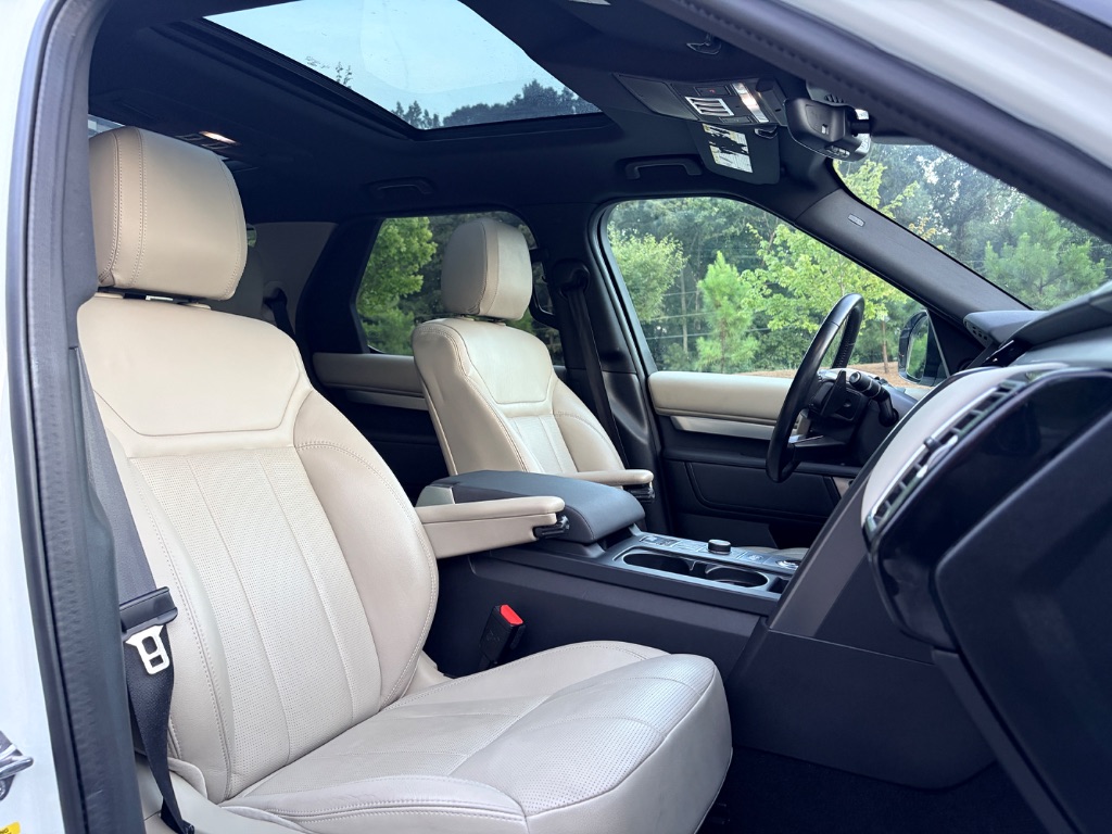 2020 Land Rover Discovery - $24,000