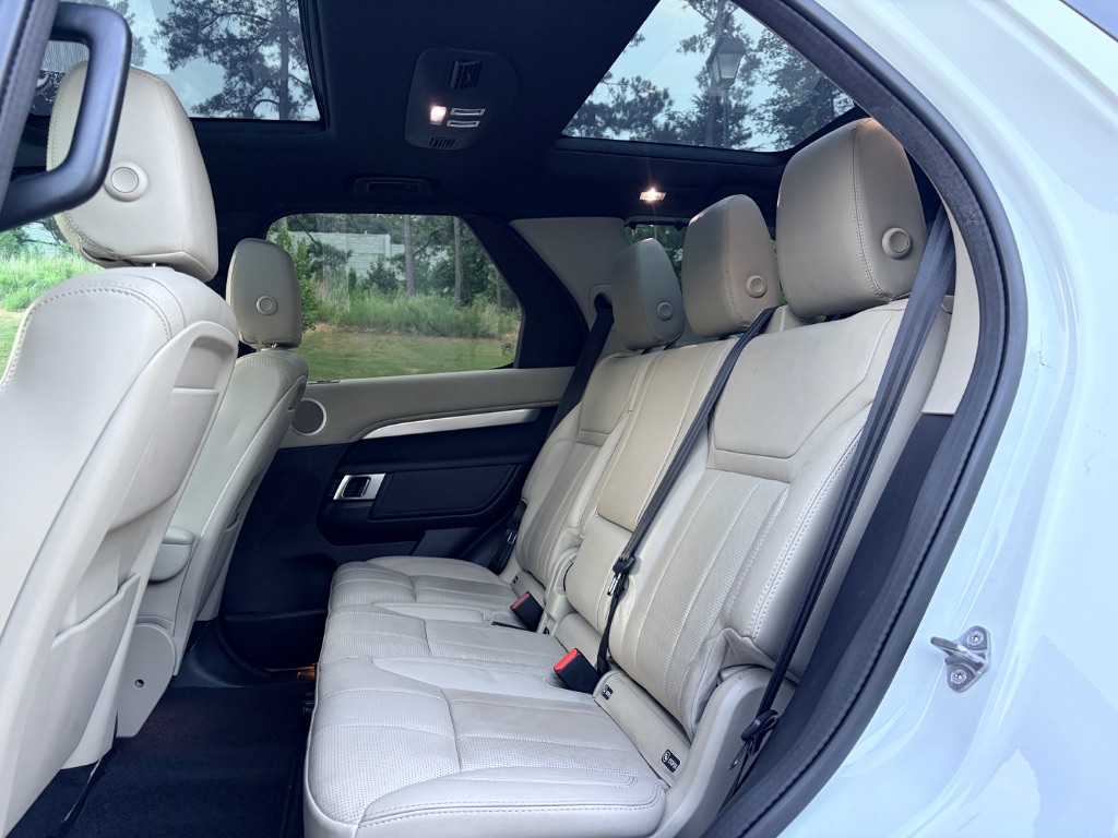 2020 Land Rover Discovery - $24,000