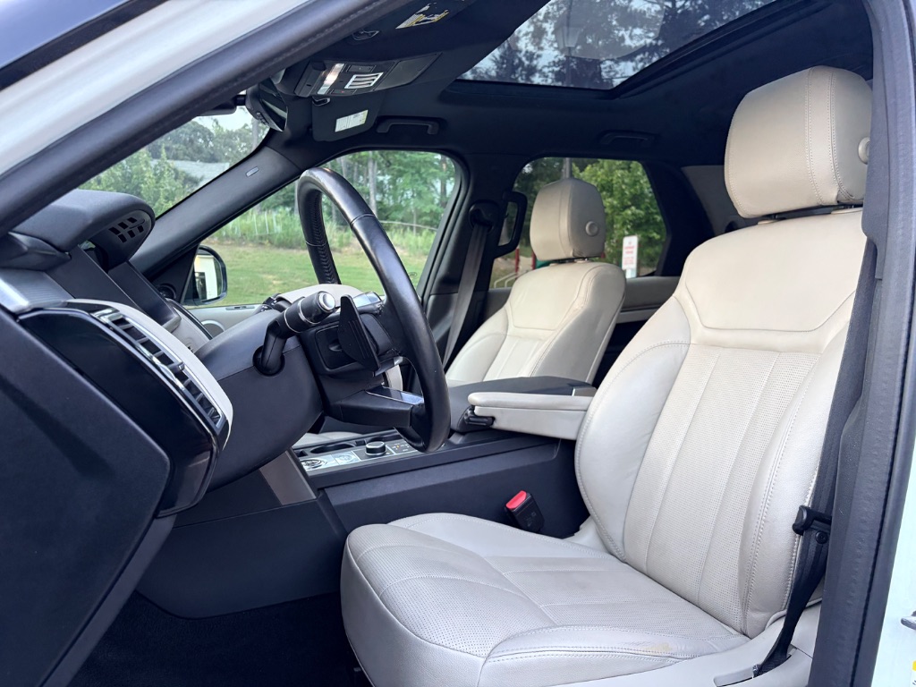 2020 Land Rover Discovery - $24,000