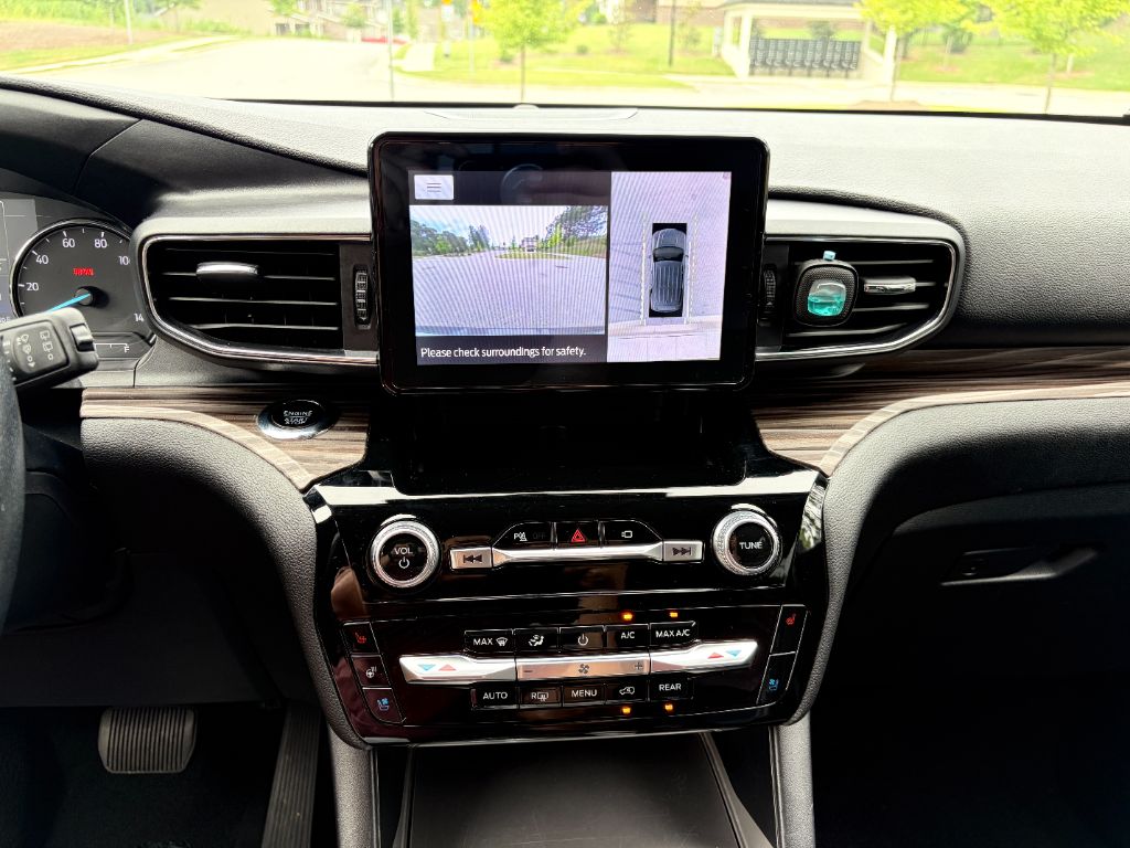 2023 Ford Explorer - $29,500