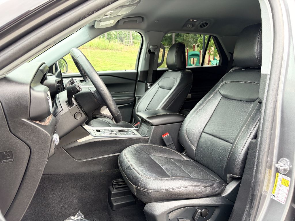 2023 Ford Explorer - $29,500