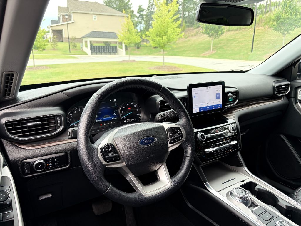 2023 Ford Explorer - $29,500