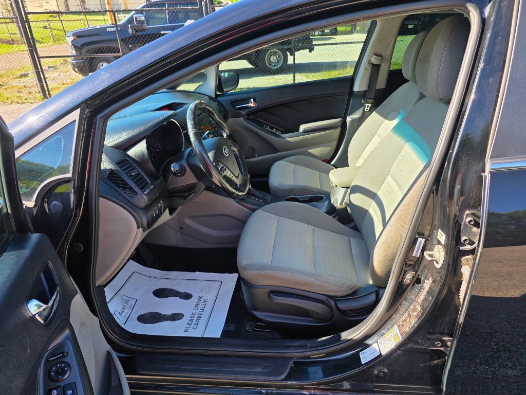 2015 Kia Forte - $8,600