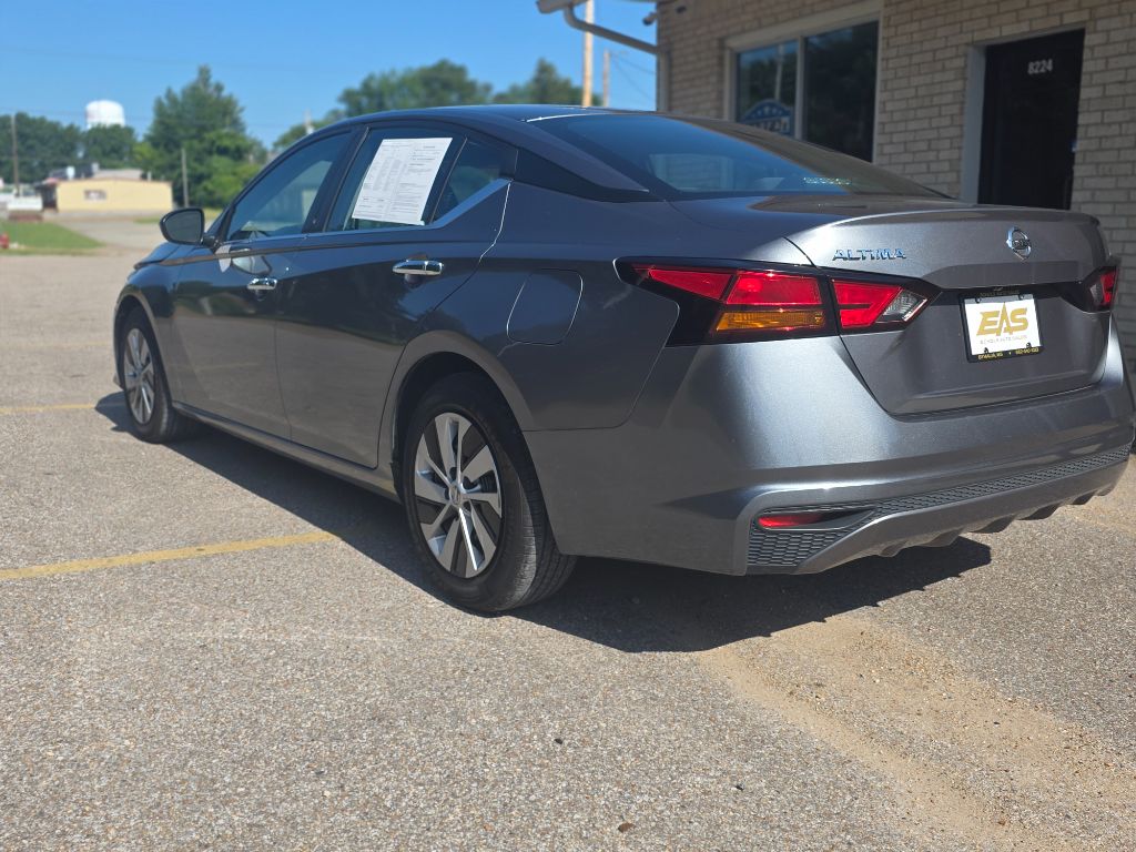 2022 Nissan Altima - $11,678