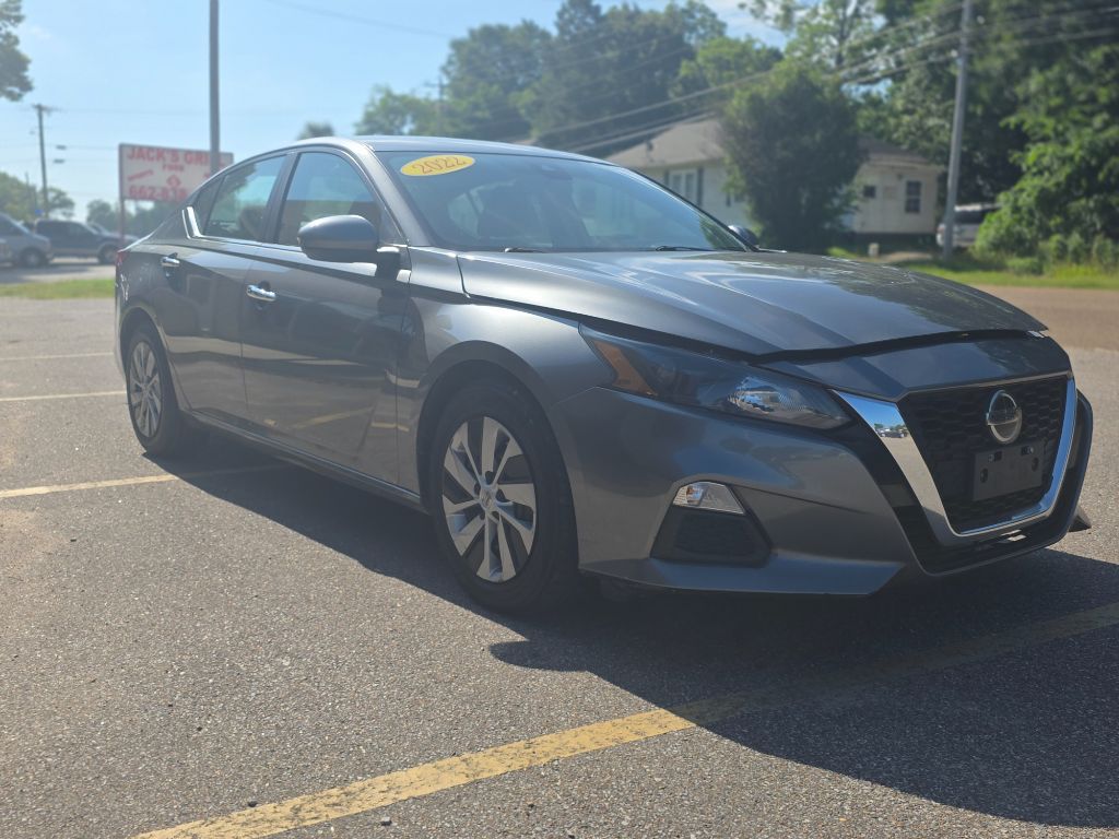 2022 Nissan Altima - $11,678