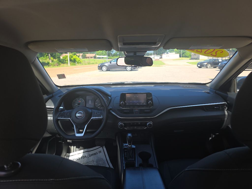 2022 Nissan Altima - $11,678