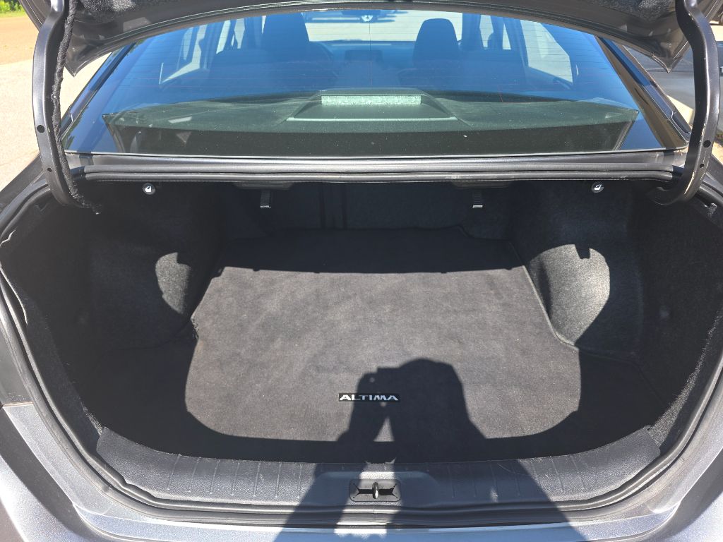 2022 Nissan Altima - $11,678