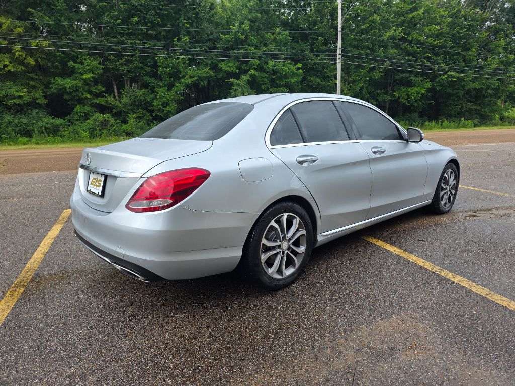 2015 Mercedes-Benz C Class - $15,989